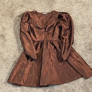 Topshop dress - Size 4 - has zipper on the side.